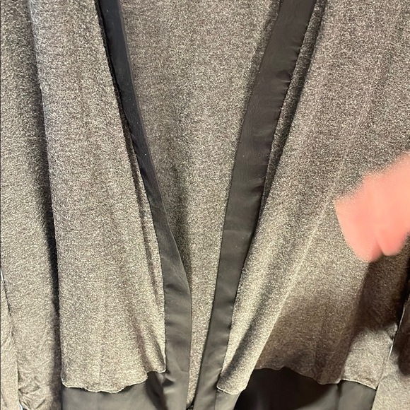 Women's Gray & Black Open Cardigan Sweater - Picture 4 of 5